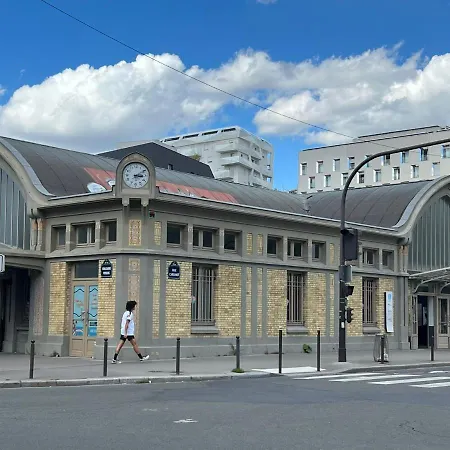 Moderne Au Coeur De Batignolles Parigi