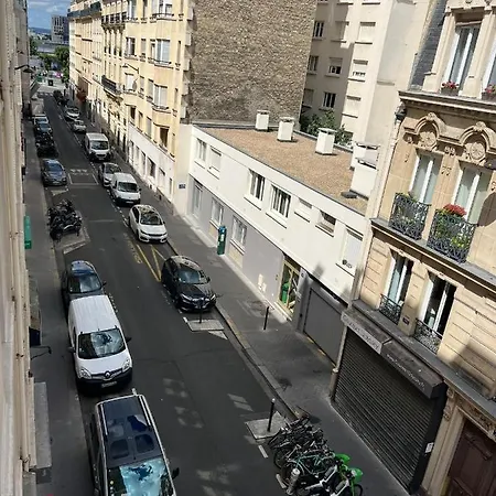 Moderne Au Coeur De Batignolles * Parigi