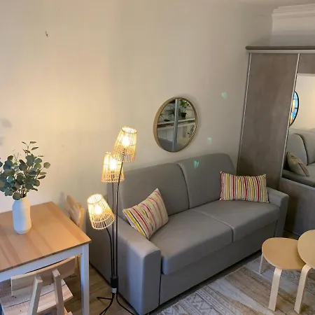 Moderne Au Coeur De Batignolles Apartment